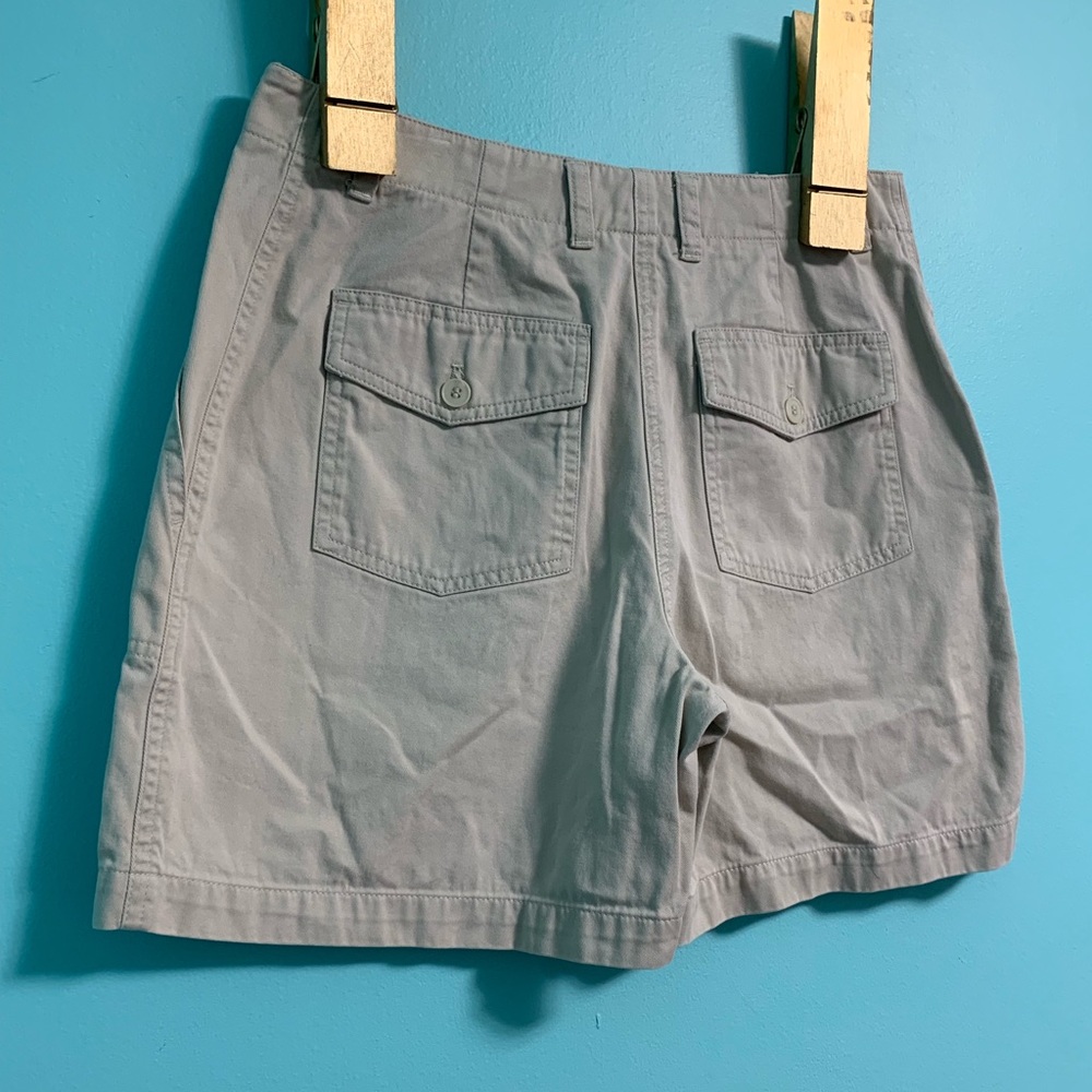 Like New! Jones New York khaki shorts - Picture 4 of 6